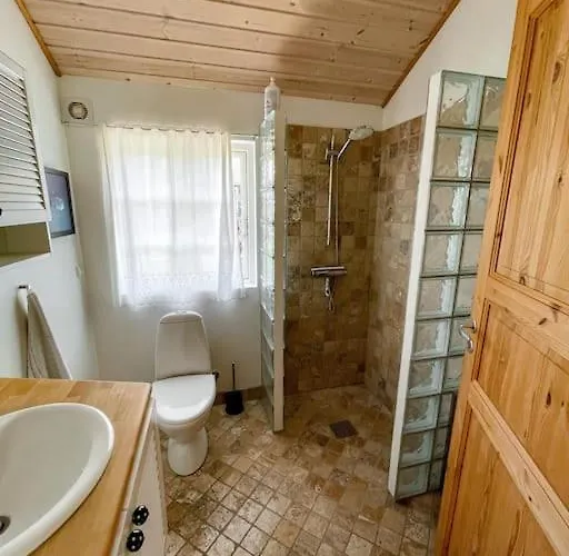 Hyggeligt Anneks Pa Thuro, Taet Pa Vandet. スベンボー